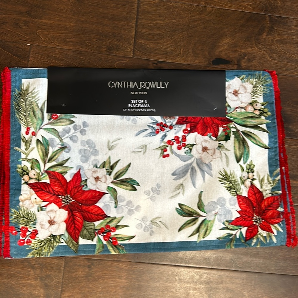 Cynthia Rowley Placemats Poinsettia  Christmas Holly Berry  New Holiday
